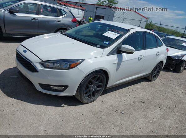 1FADP3F28GL376306 2016 FORD FOCUS Белый Передняя левая четверть