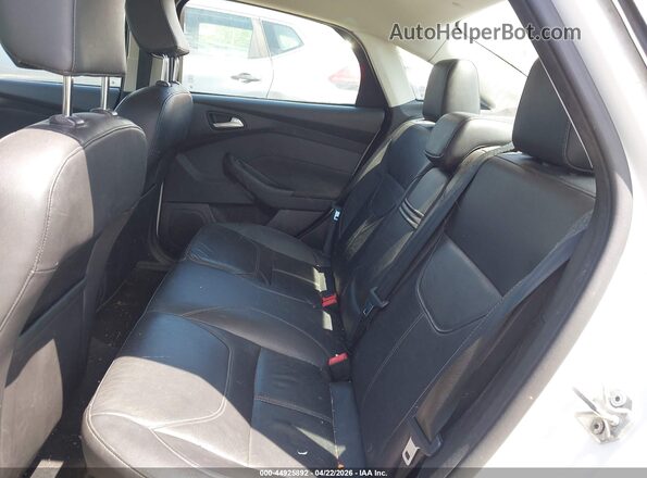 1FADP3F28GL376306 2016 FORD FOCUS Белый Вид наклейки с VIN-кодом