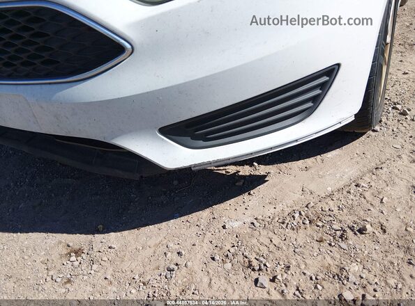 1FADP3F28HL224222 2017 FORD FOCUS Белый Вид спереди