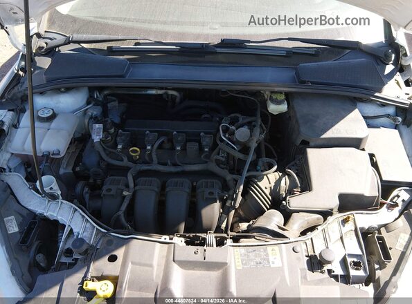 1FADP3F28HL224222 2017 FORD FOCUS Белый Вид сзади