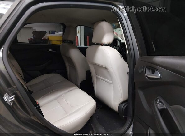 1FADP3J22GL218132 2016 FORD FOCUS Gray Widok naklejki z numerem VIN