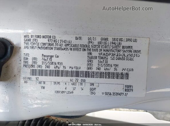 1FADP3K23GL205310 2016 FORD FOCUS White Vista del compartimento del motor