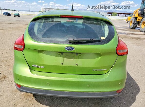 1FADP3N23JL323716 2018 FORD FOCUS Зеленый Вид сзади