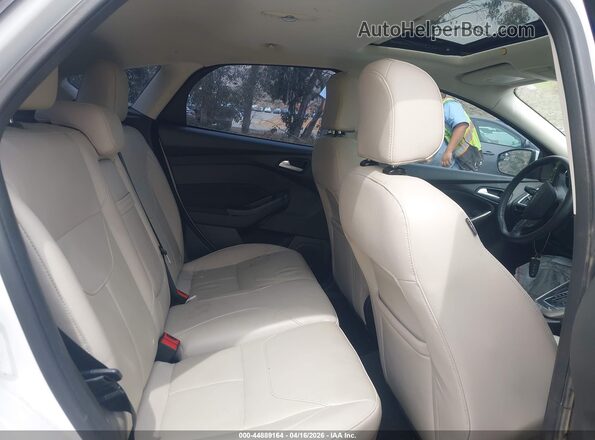 1FADP3N24GL345989 2016 FORD FOCUS White VIN sticker view