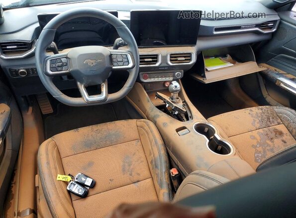 1FAGP8UH2T5103295 2026 FORD MUSTANG Серебряный Вид панели приборов