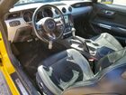 2016 Ford Mustang Желтый vin: 1FATP8UH2G5293152