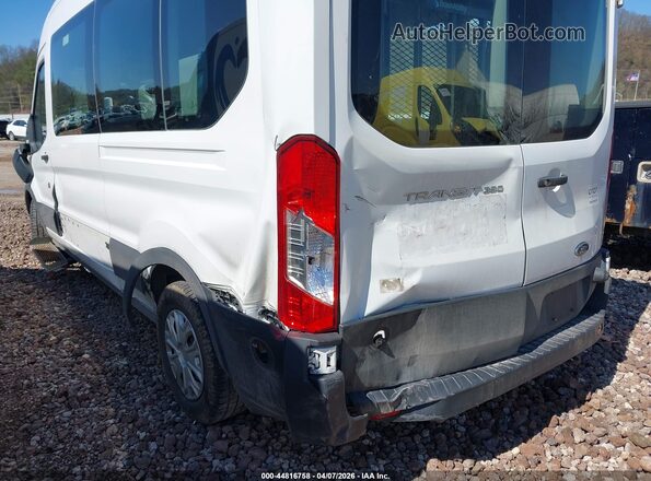 1FBAX2C87LKA89043 2020 FORD PASSENGER White Widok z przodu