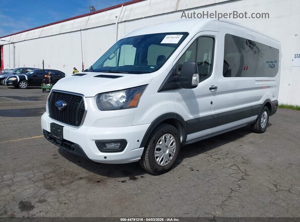 1FBAX2C87RKA46637 2024 FORD PASSENGER White Przód lewy