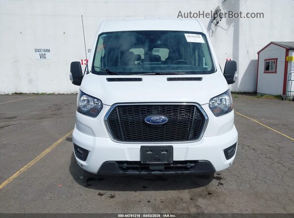 1FBAX2C87RKA46637 2024 FORD PASSENGER White Widok zestawu wskaźników
