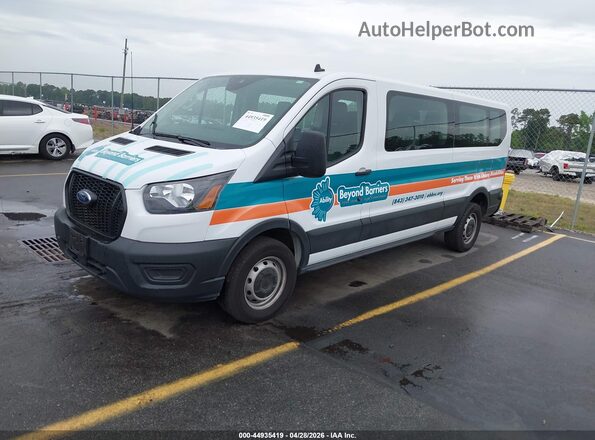 1FBAX2Y85RKA99703 2024 FORD PASSENGER Белый Передняя левая четверть