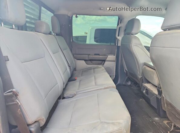 1FD8W3HT4PED67977 2023 FORD F350 White Вид задніх сидінь