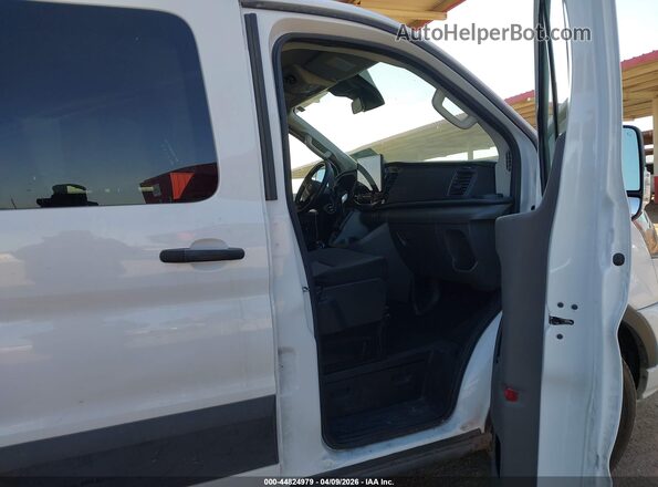 1FDAX2Y87RKA12634 2024 FORD PASSENGER Белый Вид салона спереди