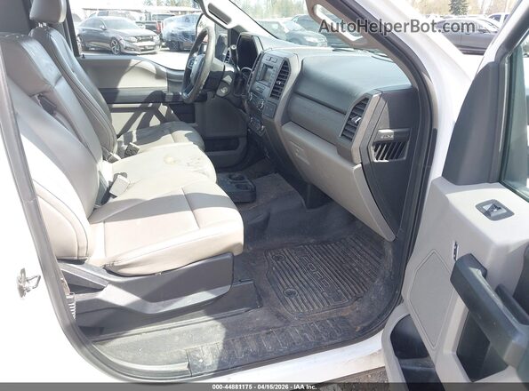 1FDBF2A68HEE07189 2017 FORD F-250 Белый Вид салона спереди