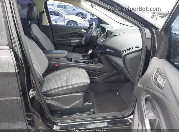 1FMCU0GD0KUB53611 2019 FORD ESCAPE Черный Вид салона спереди