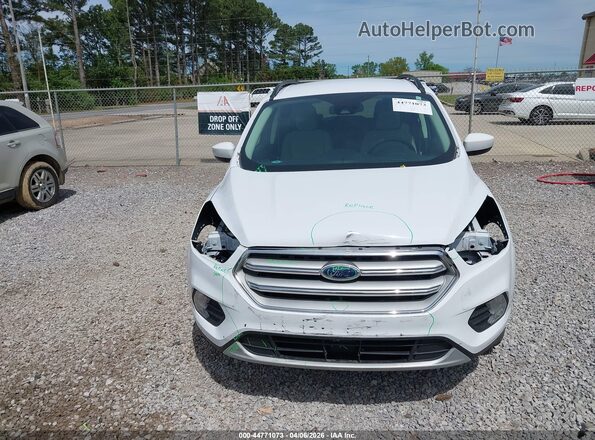 1FMCU0GD2JUD06763 2018 FORD ESCAPE White Widok zestawu wskaźników