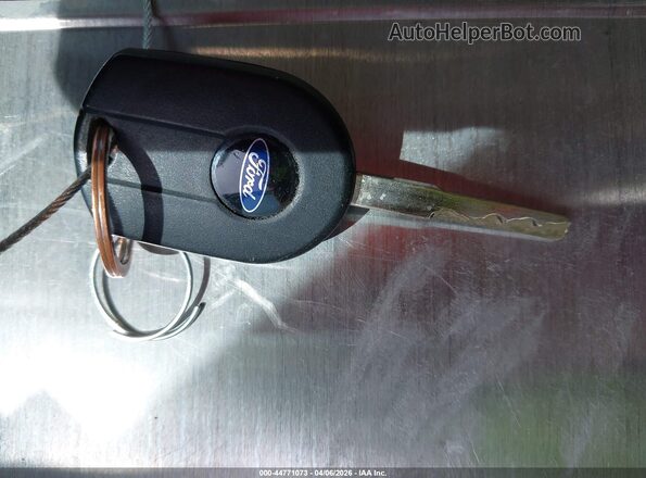 1FMCU0GD2JUD06763 2018 FORD ESCAPE White Widok deski rozdzielczej