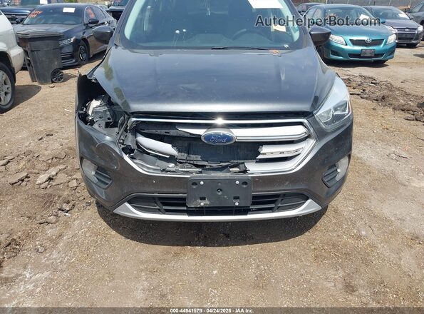 1FMCU0GD7HUB87781 2017 FORD ESCAPE Серый Вид спереди
