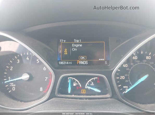1FMCU0GD8HUC00246 2017 FORD ESCAPE Белый Вид задних сидений