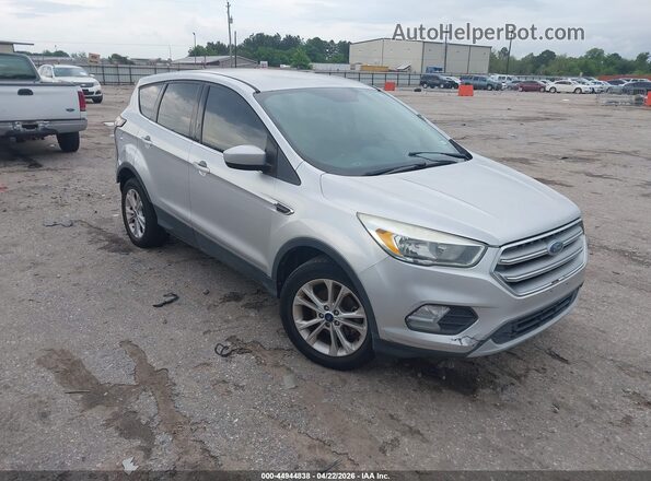 1FMCU0GD8HUD10049 2017 FORD ESCAPE Silver Передня права чверть