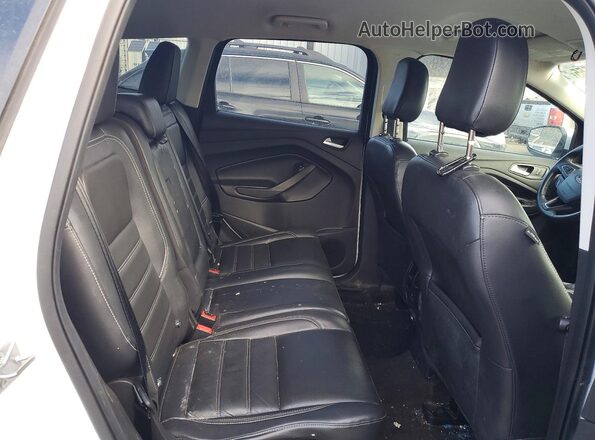 1FMCU0HD0JUC04750 2018 FORD ESCAPE White Widok tylnych siedzeń