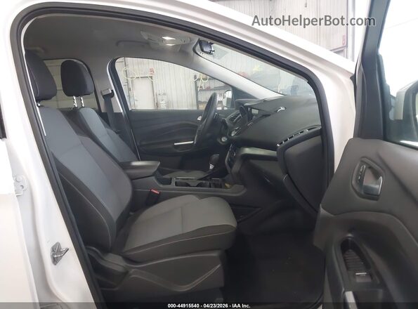 1FMCU9GD5HUB47218 2017 FORD ESCAPE White Вид салону спереду
