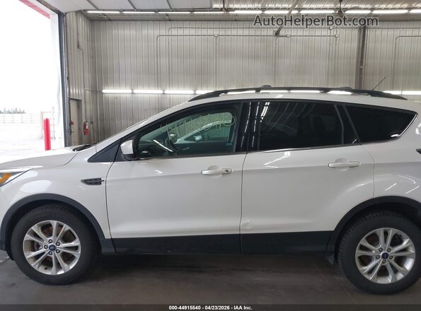 1FMCU9GD5HUB47218 2017 FORD ESCAPE White 