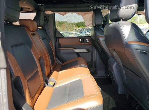 1FMDE5BH9NLB03051 2022 FORD BRONCO Серебряный Вид задней части салона