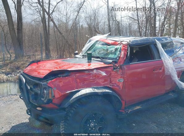 1FMEE2BP4RLA80309 2024 FORD BRONCO Red Widok z przodu