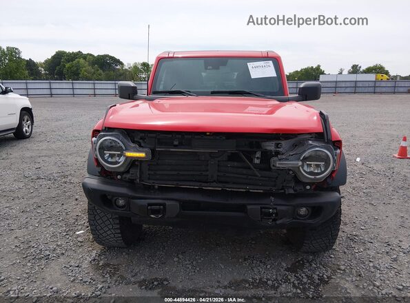 1FMEE5DP0PLB96568 2023 FORD BRONCO Red Widok wnętrza z tyłu