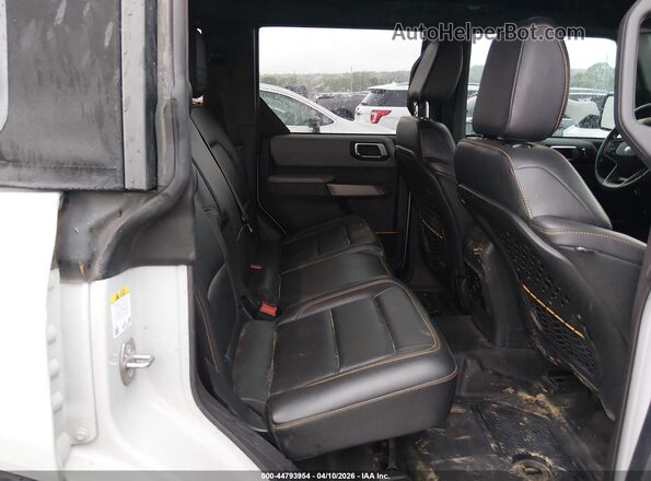 1FMEE5DPXPLB38080 2023 FORD BRONCO Cream Widok naklejki z numerem VIN