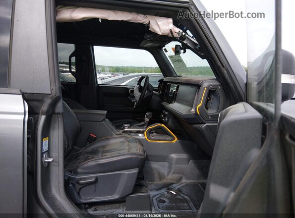 1FMEE9BP8RLA41375 2024 FORD BRONCO Серый Вид салона спереди