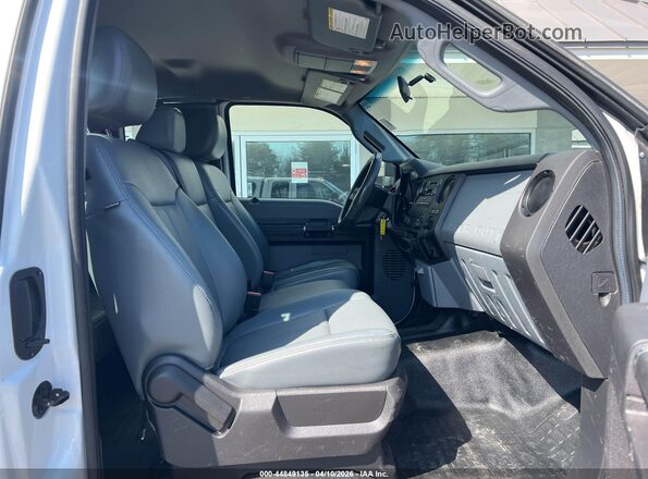 1FT7X2B6XGEC08875 2016 FORD F-250 Белый Вид салона спереди