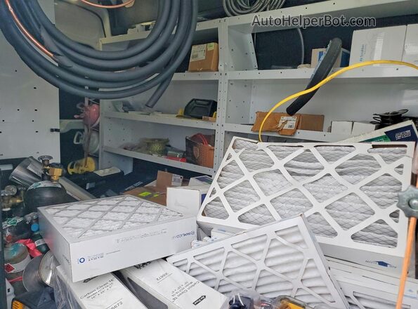 1FTBW2X89NKA57744 2022 FORD TRANSIT Зеленый Вид задних сидений