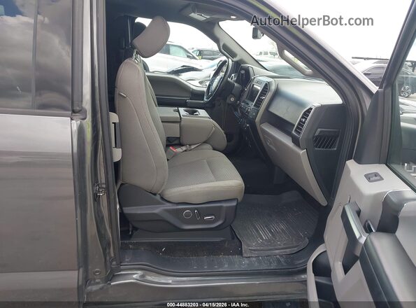1FTEX1EB7JKF40646 2018 FORD F150 Gray Widok wnętrza z przodu