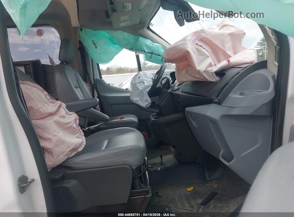 1FTYE2CM2JKB43164 2018 FORD TRANSIT-150 Белый Вид салона спереди