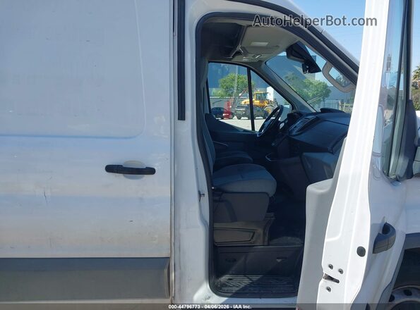 1FTYE2DM6GKA14271 2016 FORD TRANSIT-150 Белый Вид салона спереди