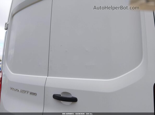 1FTYR3XM8HKB26528 2017 FORD TRANSIT-250 White Դիմացի տեսք