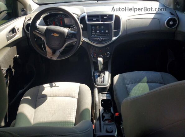 1G1JB5SH5J4133080 2018 CHEVROLET SONIC Серебряный Вид панели приборов