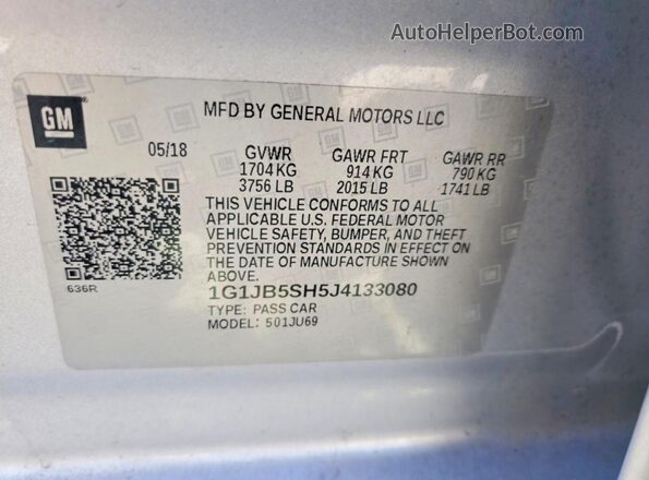 1G1JB5SH5J4133080 2018 CHEVROLET SONIC Серебряный Вид подкапотного пространства