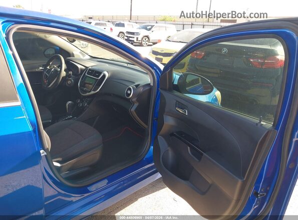 1G1JD5SH5J4100431 2018 CHEVROLET SONIC Синий Вид салона спереди