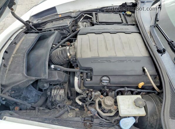1G1YB2D73K5117828 2019 CHEVROLET CORVETTE Белый Вид задней части салона