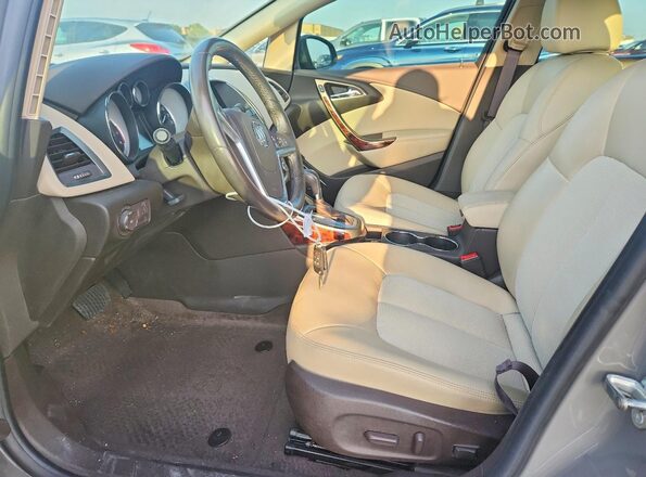 1G4PR5SK3H4102425 2017 BUICK VERANO Желто-коричневый Вид салона спереди