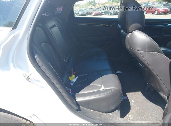 1G4ZP5SS4JU144302 2018 BUICK LACROSSE Белый Вид наклейки с VIN-кодом