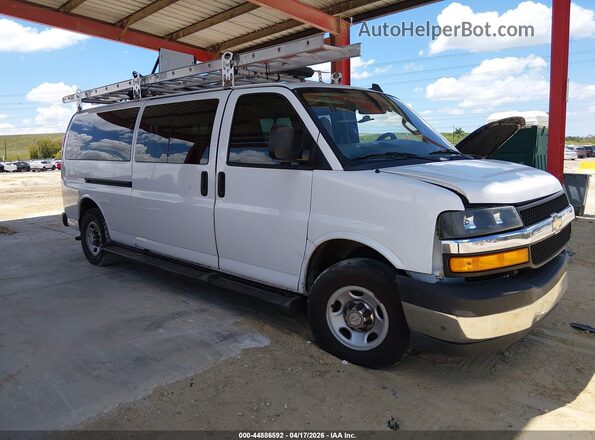 1GAZGPFP4K1145998 2019 CHEVROLET EXPRESS White Widok wnętrza z tyłu