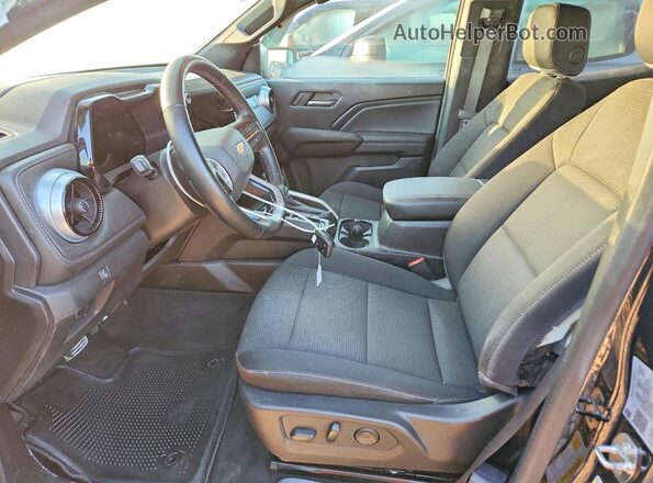 1GCPSCEK4P1230018 2023 CHEVROLET COLORADO Черный Вид салона спереди