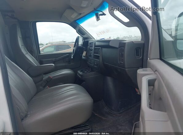 1GCWGAFP1P1112438 2023 CHEVROLET EXPRESS White Vista interior delantera