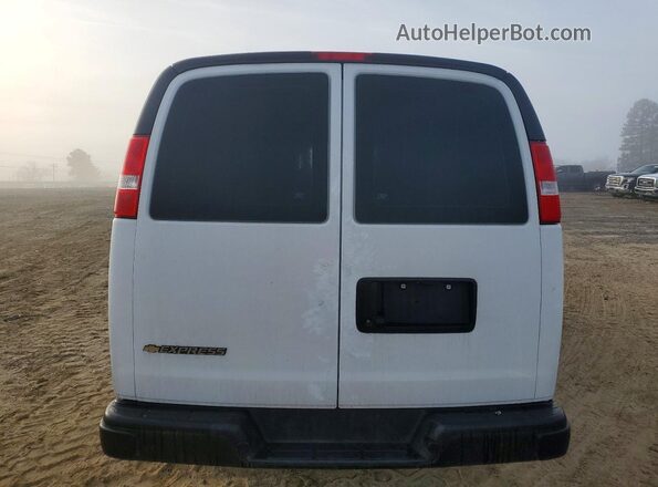 1GCWGAFP2R1292306 2024 CHEVROLET EXPRESS White Вид ззаду