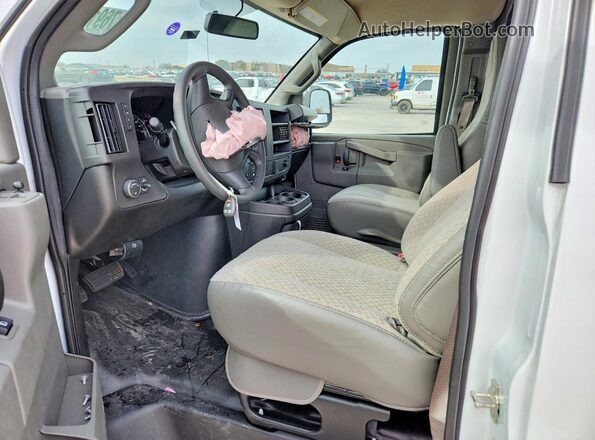 1GCWGAFP4S1209593 2025 CHEVROLET EXPRESS White Widok wnętrza z przodu