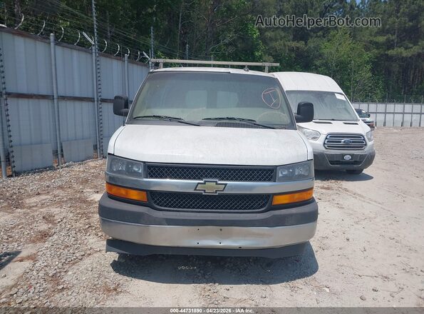 1GCWGAFP7J1341231 2018 CHEVROLET EXPRESS Белый Вид щитка приборов