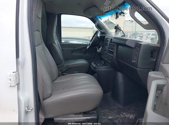 1GCWGAFP7K1282277 2019 CHEVROLET EXPRESS White Front interior view